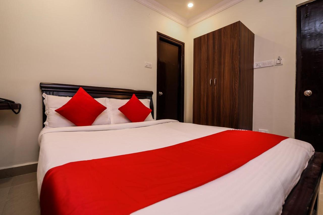 Oyo 588 Kmr Hospitality Services Hyderabad Exterior foto