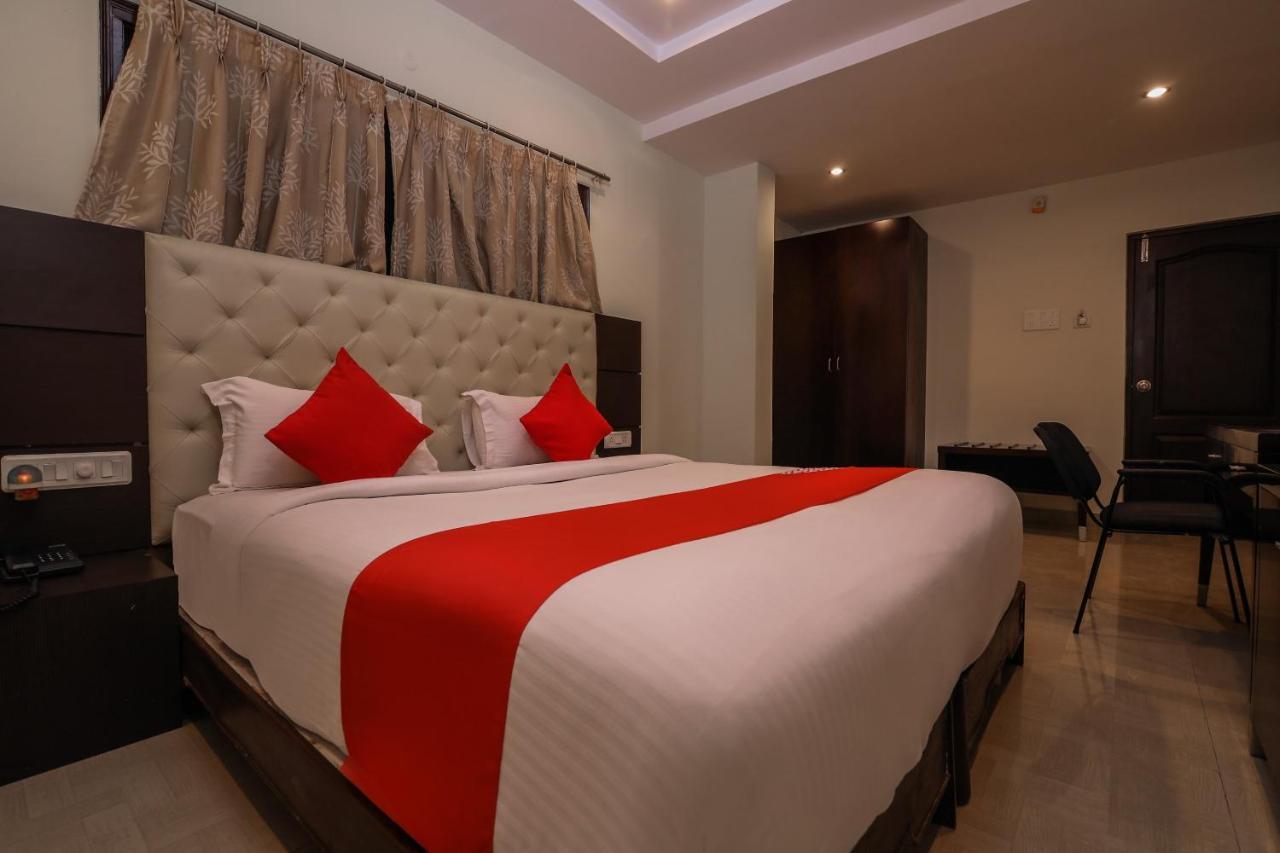 Oyo 588 Kmr Hospitality Services Hyderabad Exterior foto