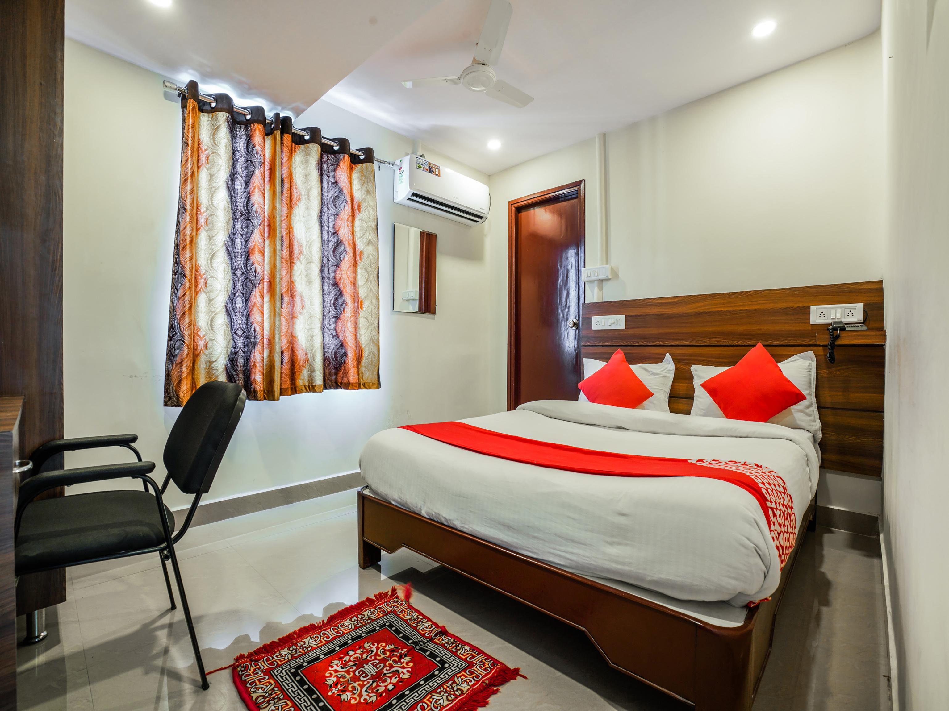 Oyo 588 Kmr Hospitality Services Hyderabad Exterior foto