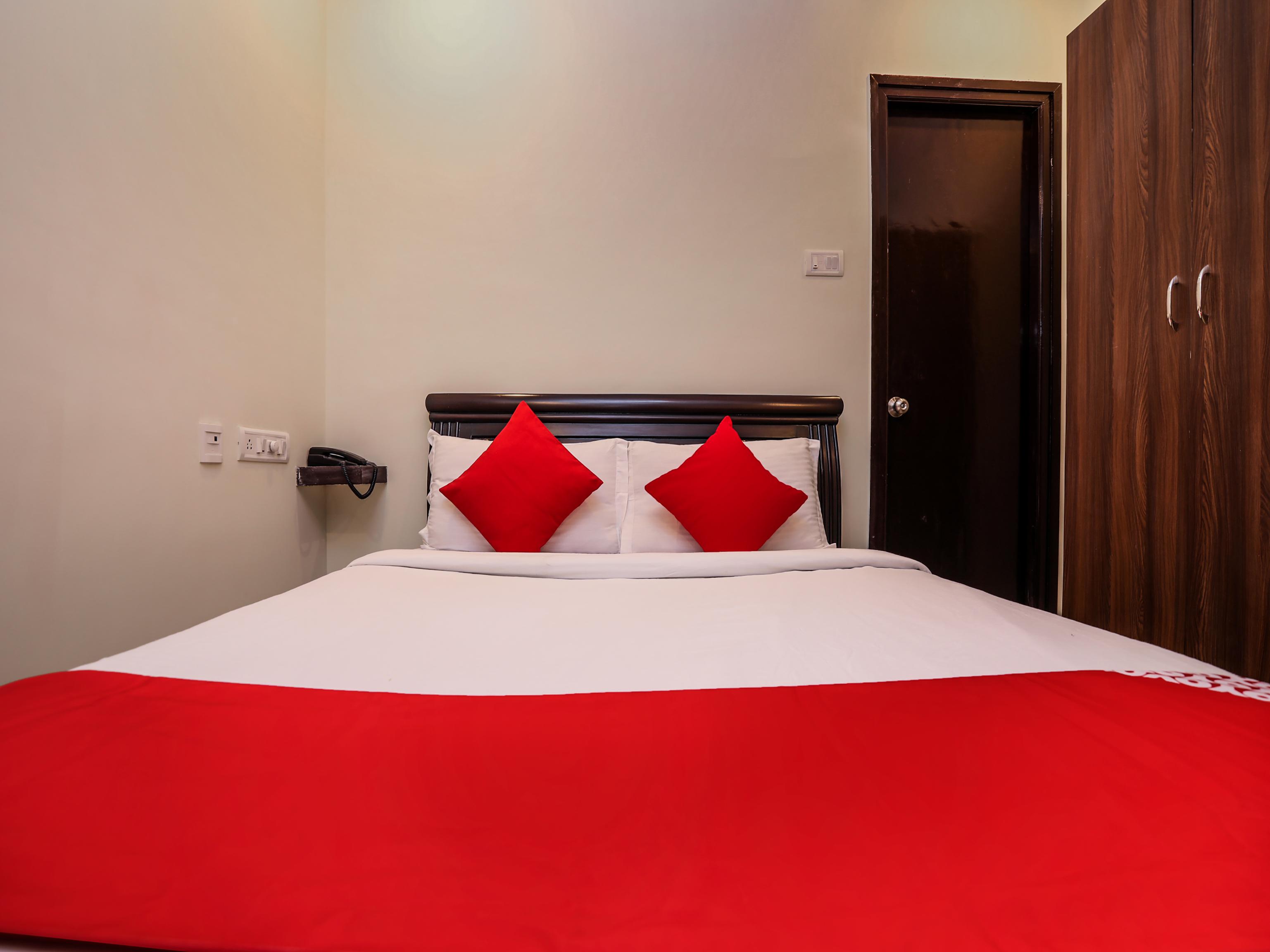 Oyo 588 Kmr Hospitality Services Hyderabad Exterior foto